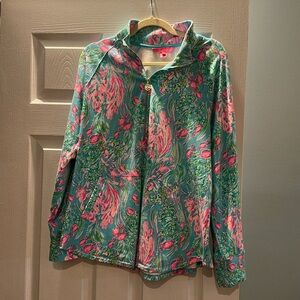 Lily Pulitzer XL pockets up front. Hardly worn!